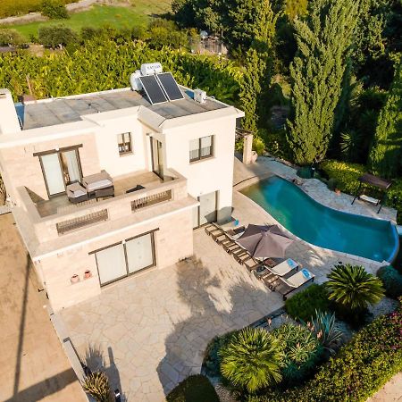 Villa Camelot By Ezoria Villas Coral Bay Bagian luar foto