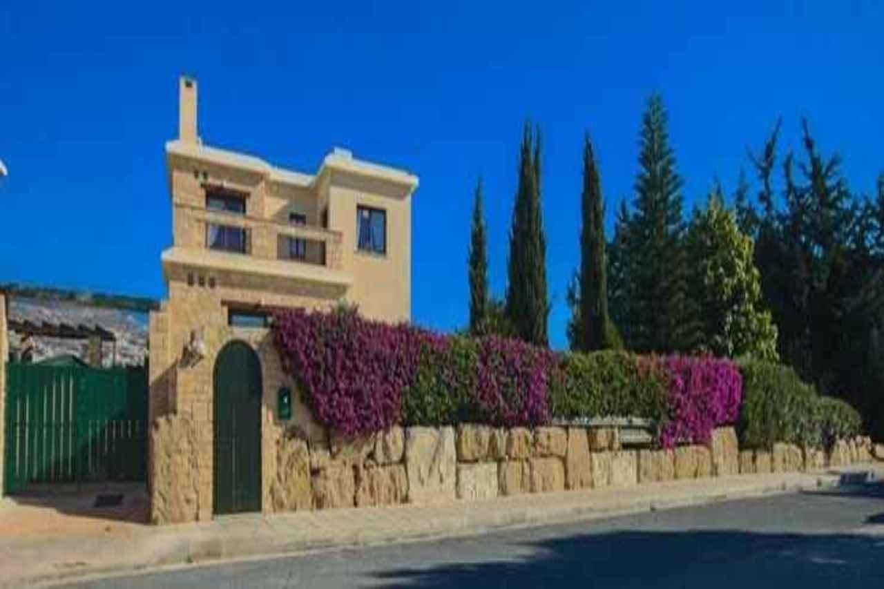 Villa Camelot By Ezoria Villas Coral Bay Bagian luar foto