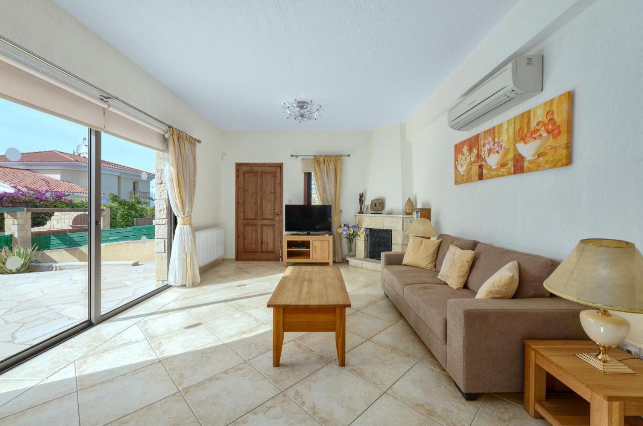 Villa Camelot By Ezoria Villas Coral Bay Bagian luar foto