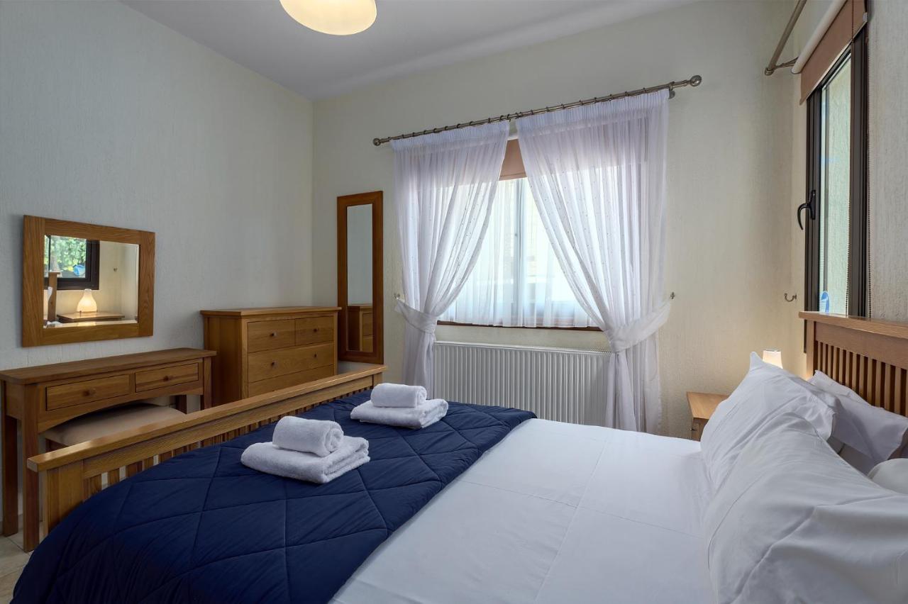 Villa Camelot By Ezoria Villas Coral Bay Bagian luar foto