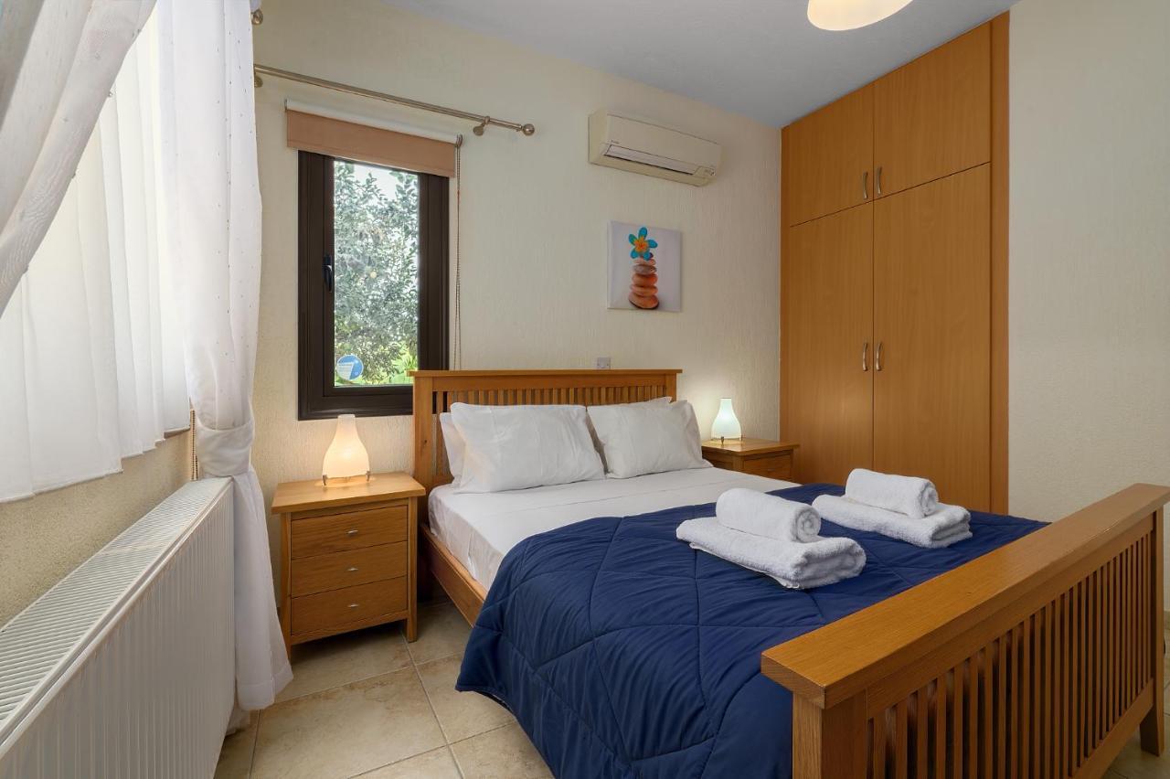 Villa Camelot By Ezoria Villas Coral Bay Bagian luar foto