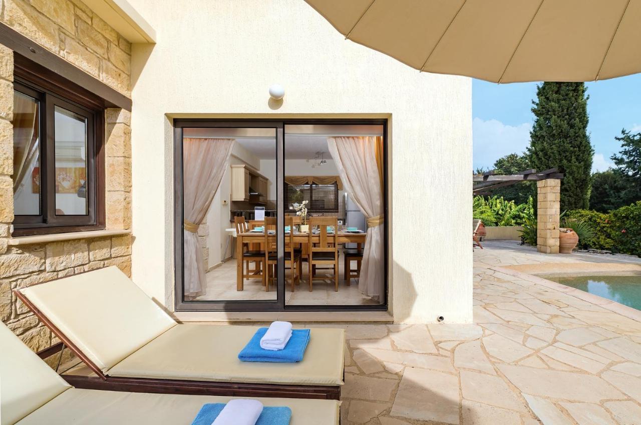 Villa Camelot By Ezoria Villas Coral Bay Bagian luar foto