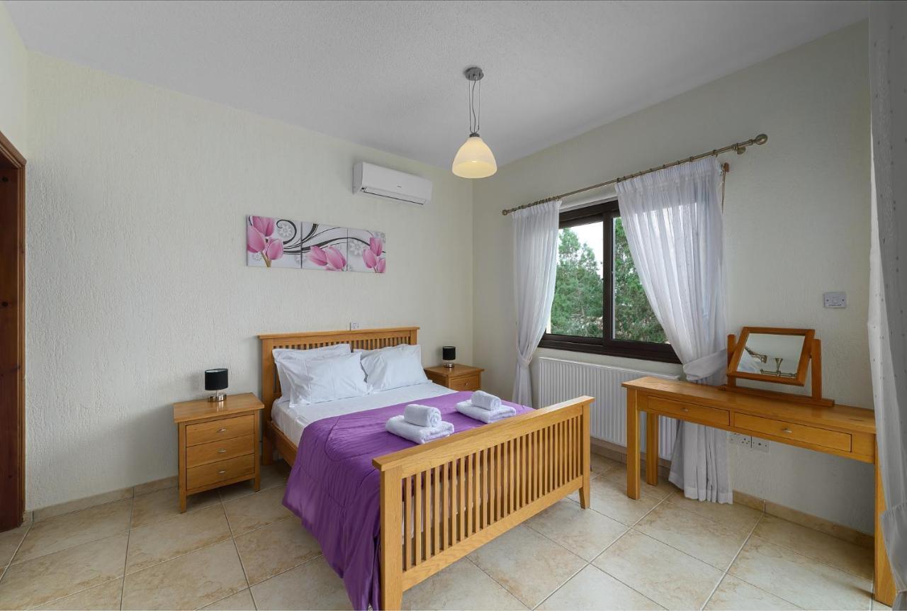 Villa Camelot By Ezoria Villas Coral Bay Bagian luar foto