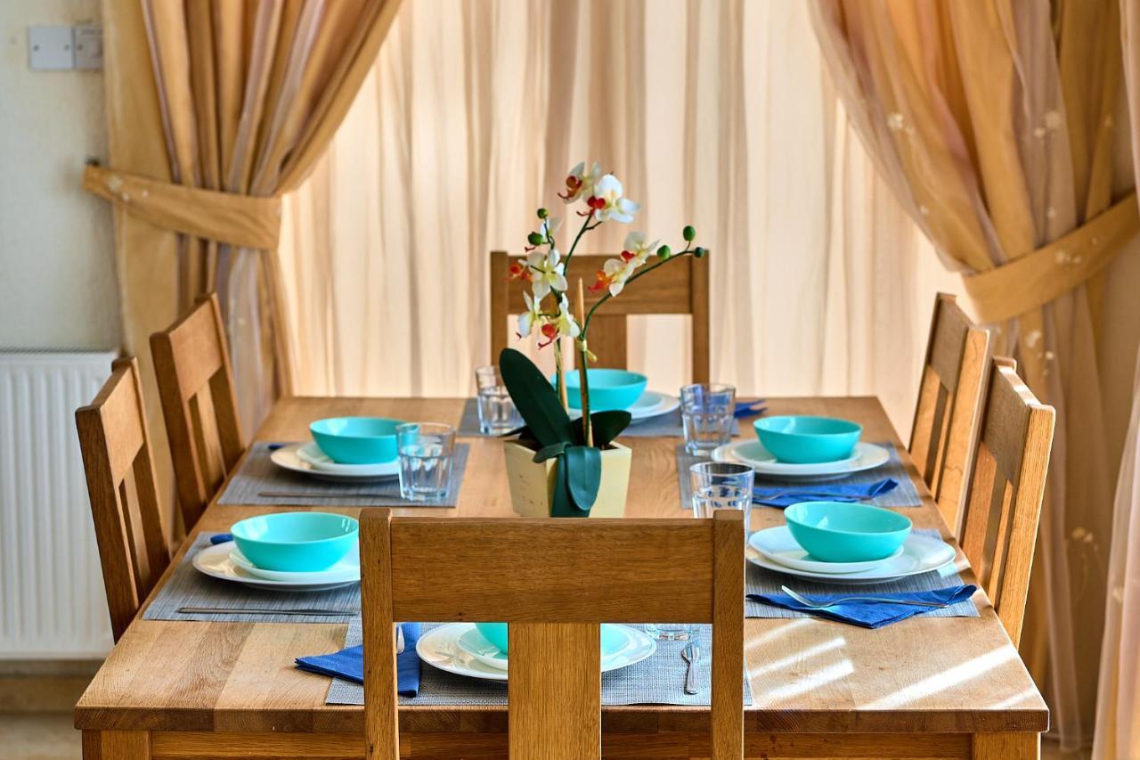 Villa Camelot By Ezoria Villas Coral Bay Bagian luar foto