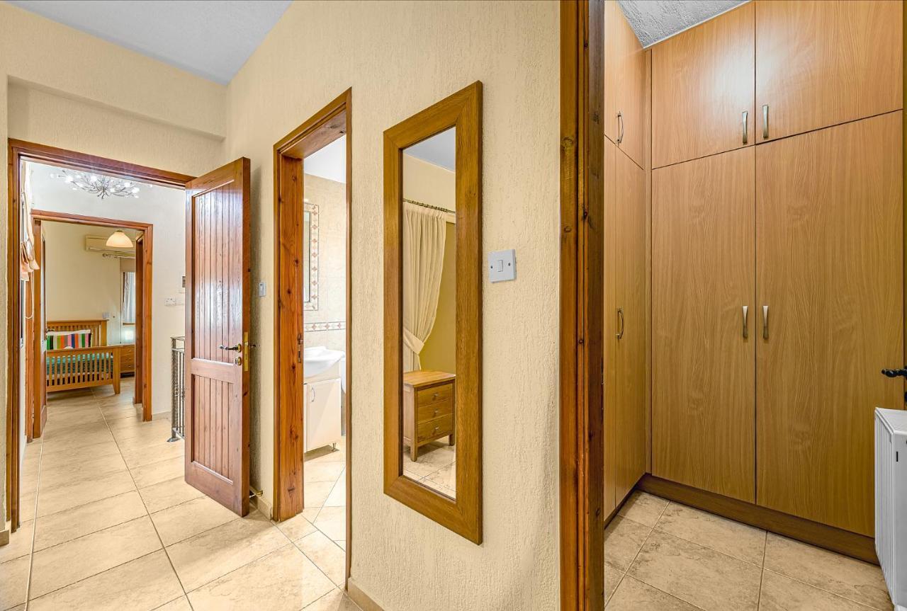 Villa Camelot By Ezoria Villas Coral Bay Bagian luar foto